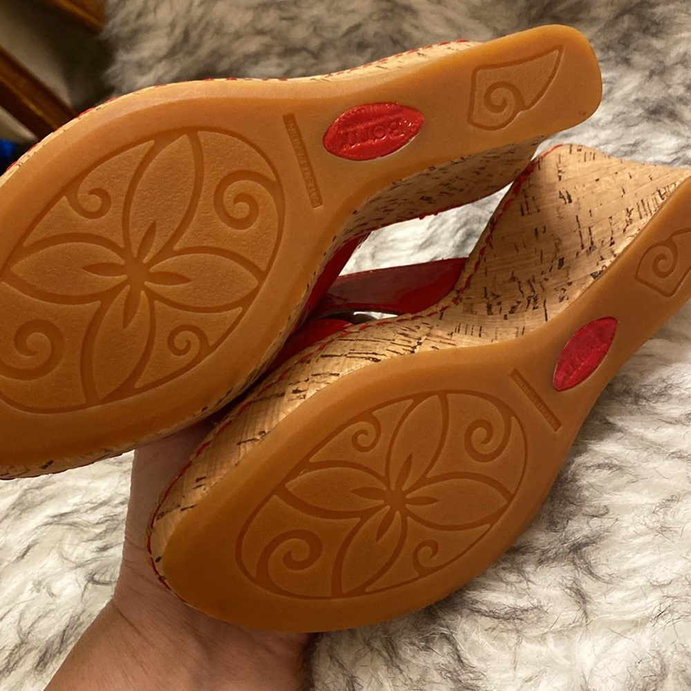 NEW BORN red patent leather hand crafted wedges - Picture 6 of 12